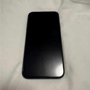 iphone 11 for sale! barley used, only aboutt a year old. still have the box